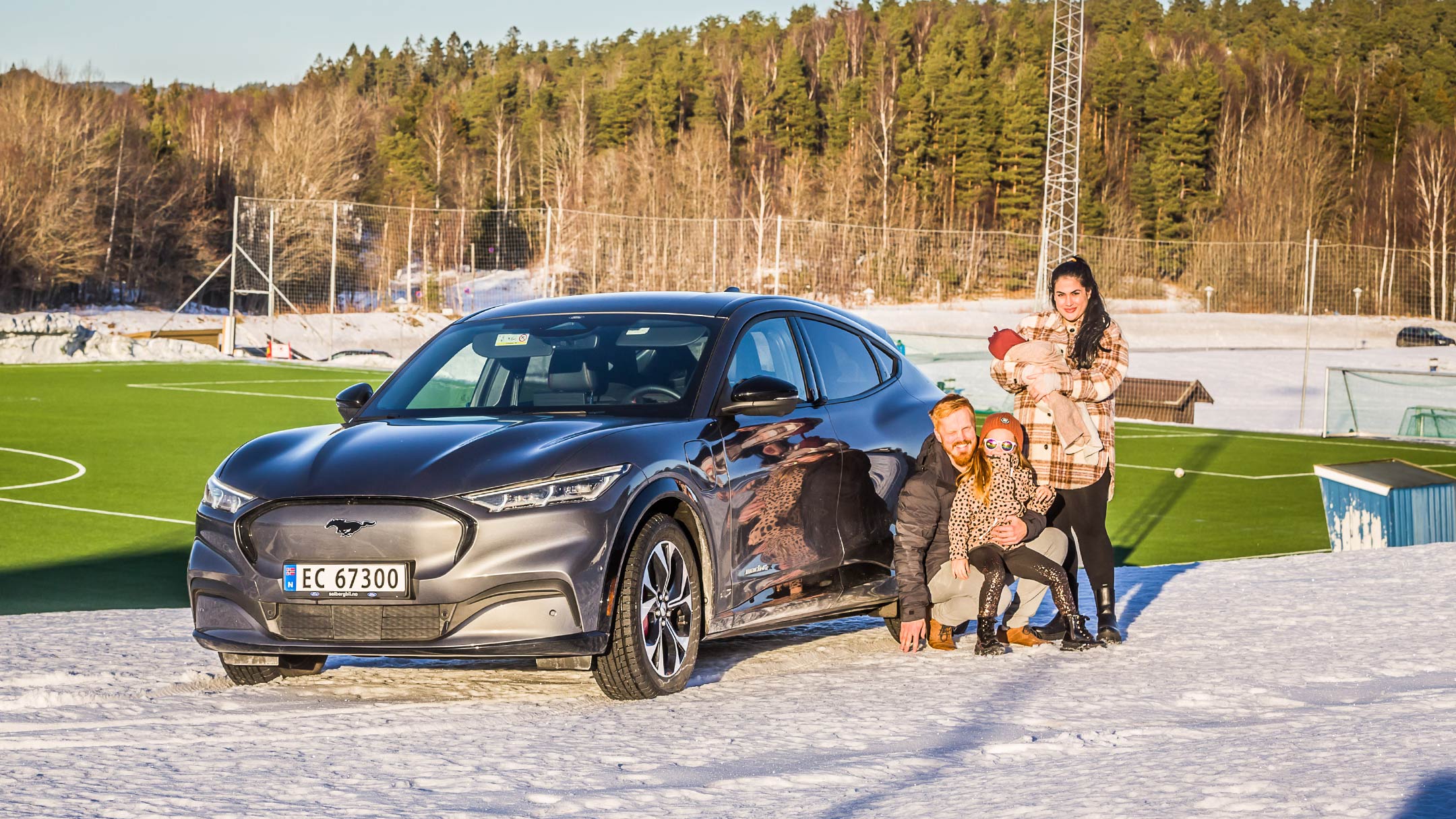 Småbarnsforeldrene Sara og André: Derfor er nye Mustang Mach-E det perfekte familiebilvalget!