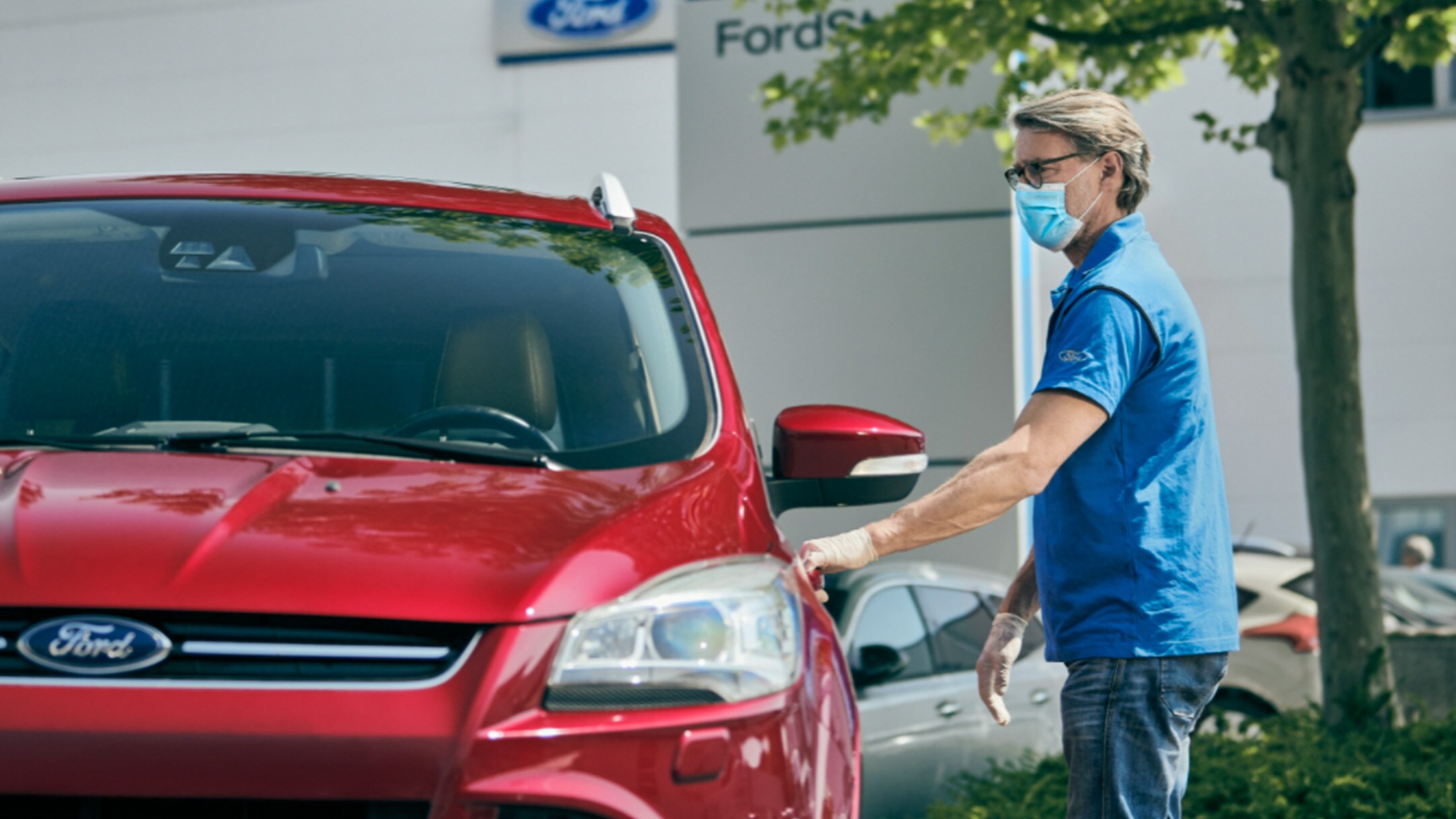 Ford med «berøringsfri» service