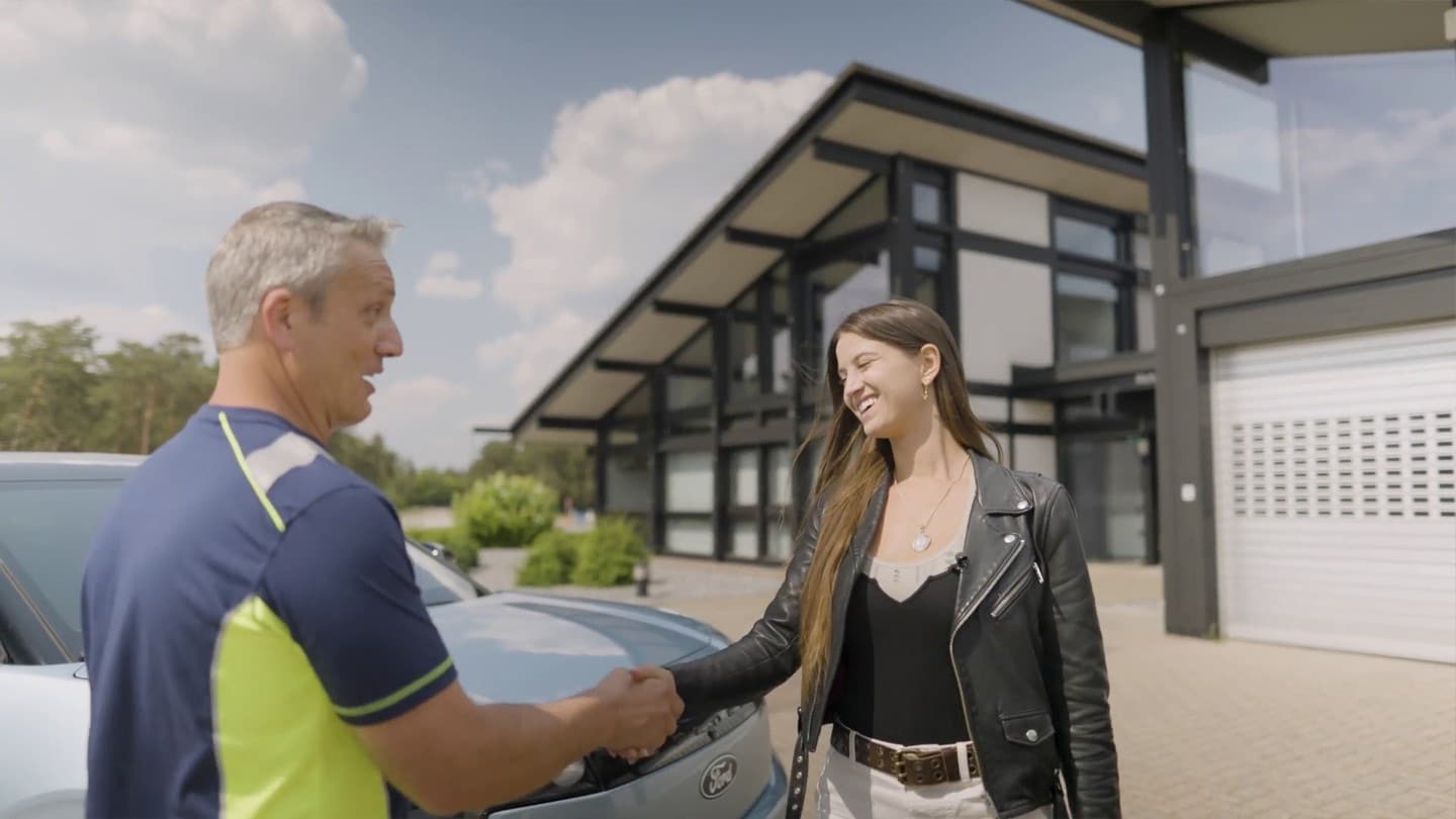 Lexie Limitless meeting a Ford engineer