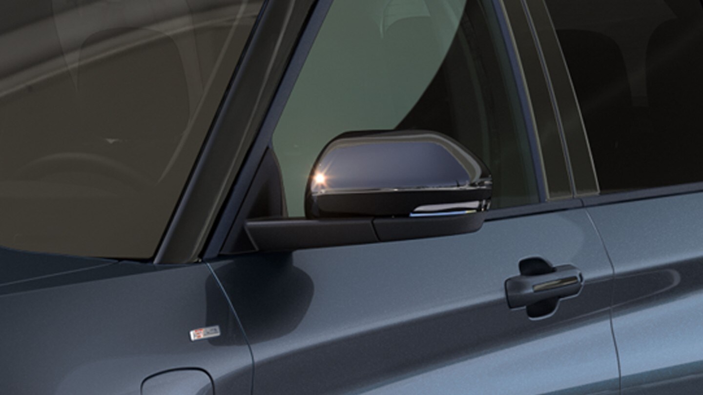 Ford Explorer close up on power-fold mirrors