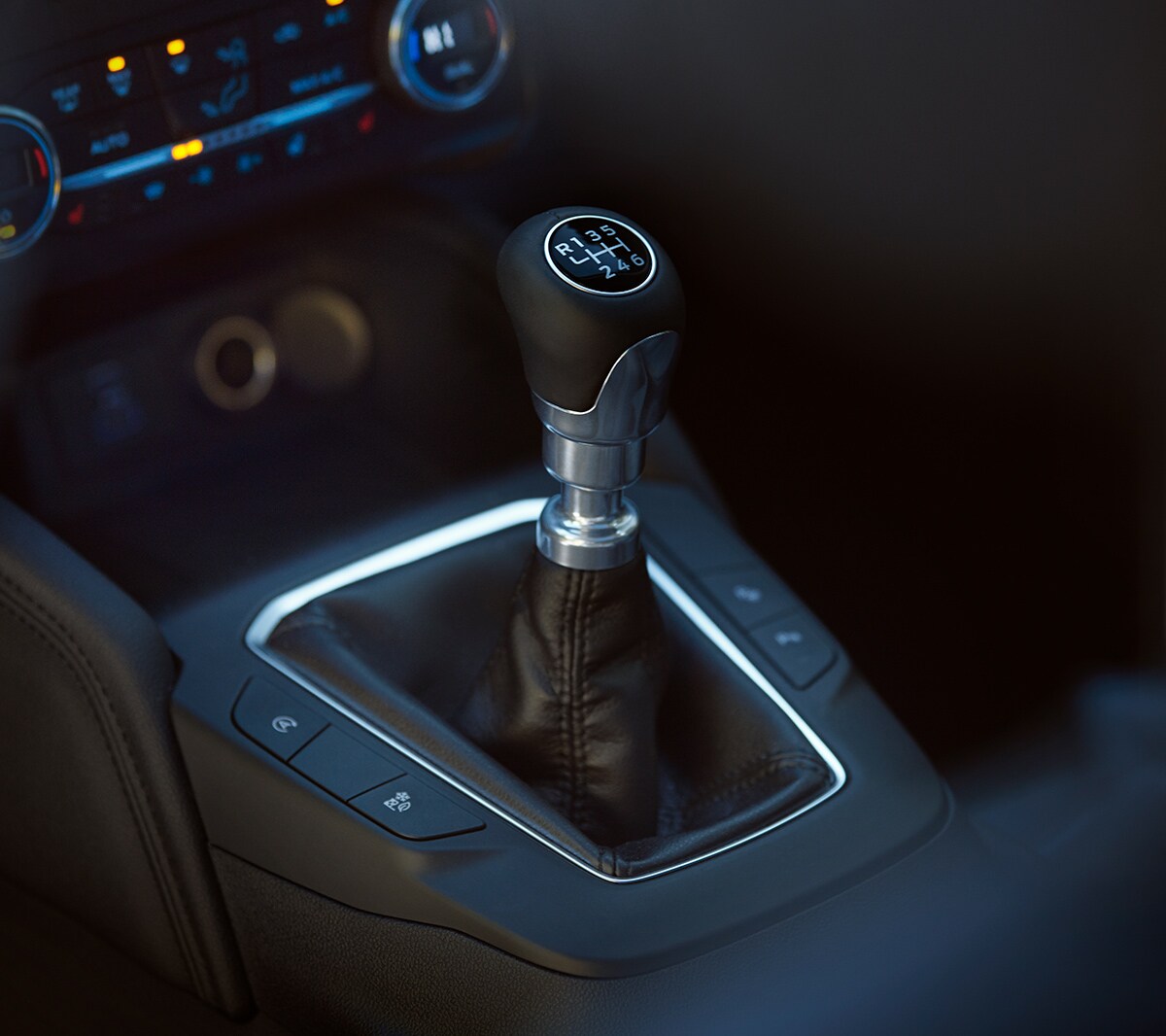Nye Ford Kuga med manuelt gir