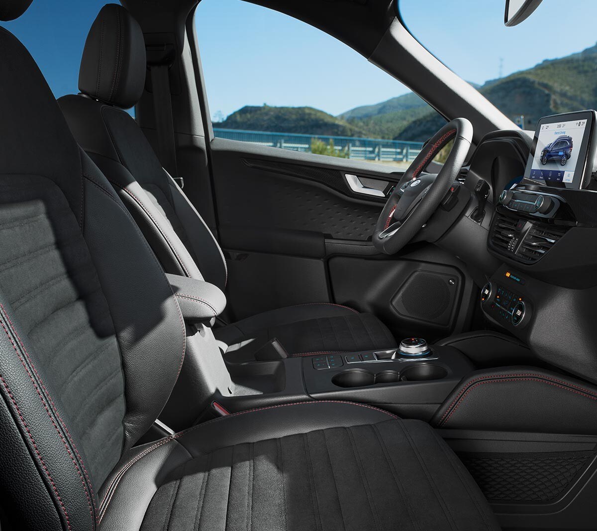 Nye Ford Kuga ST-Line interiør. 