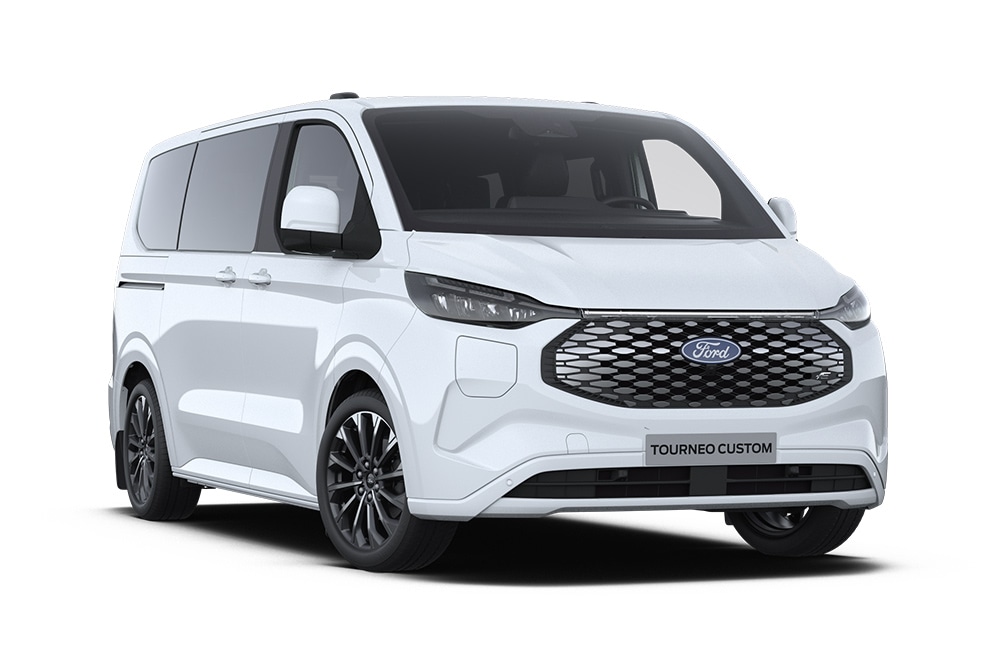 En hvit Ford E-Tourneo Custom Titanium X vist skrått fra venstre forfra.