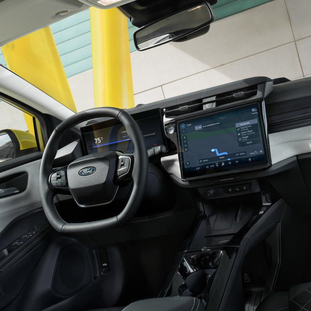 Interiøret i nye Ford Puma®, som viser den store touchskjermen og skytilkoblet system for satellittnavigasjon.