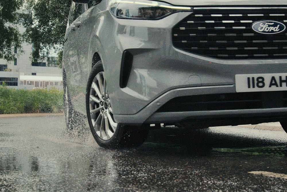 Fron grille of the All-New Tourneo Custom 