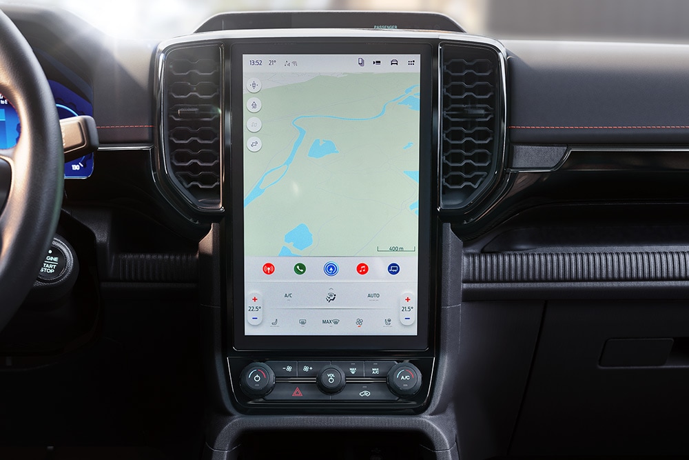 Nærbilde av Ford Rangers sentrale 12-tommers SYNC™ 4-touchskjerm.