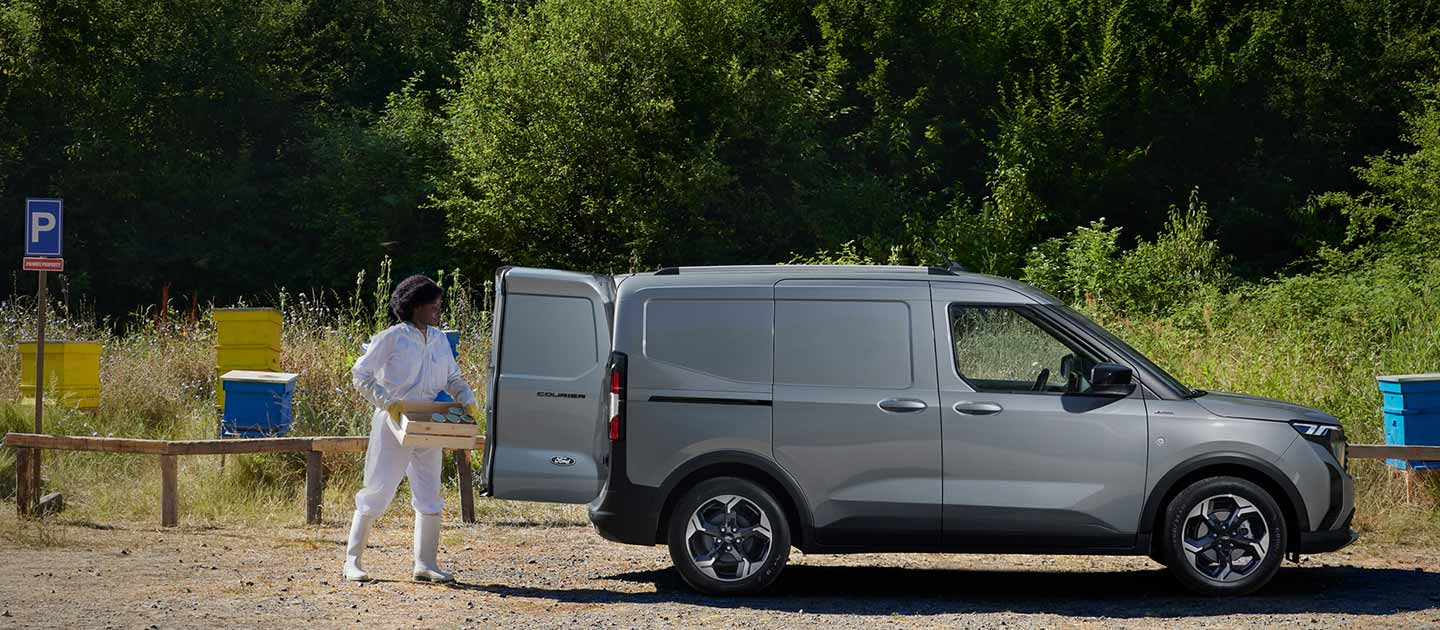Ford Transit Courier Grå, Høyre Side