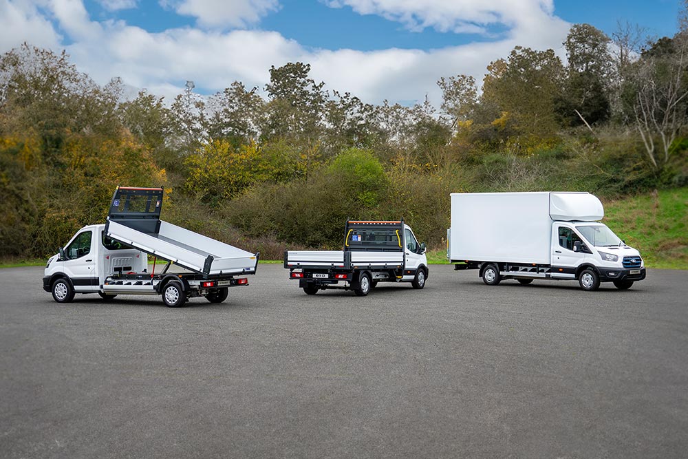 Ford Transit utvalg inkludert tippbiler og Luton varebilkonverteringer.